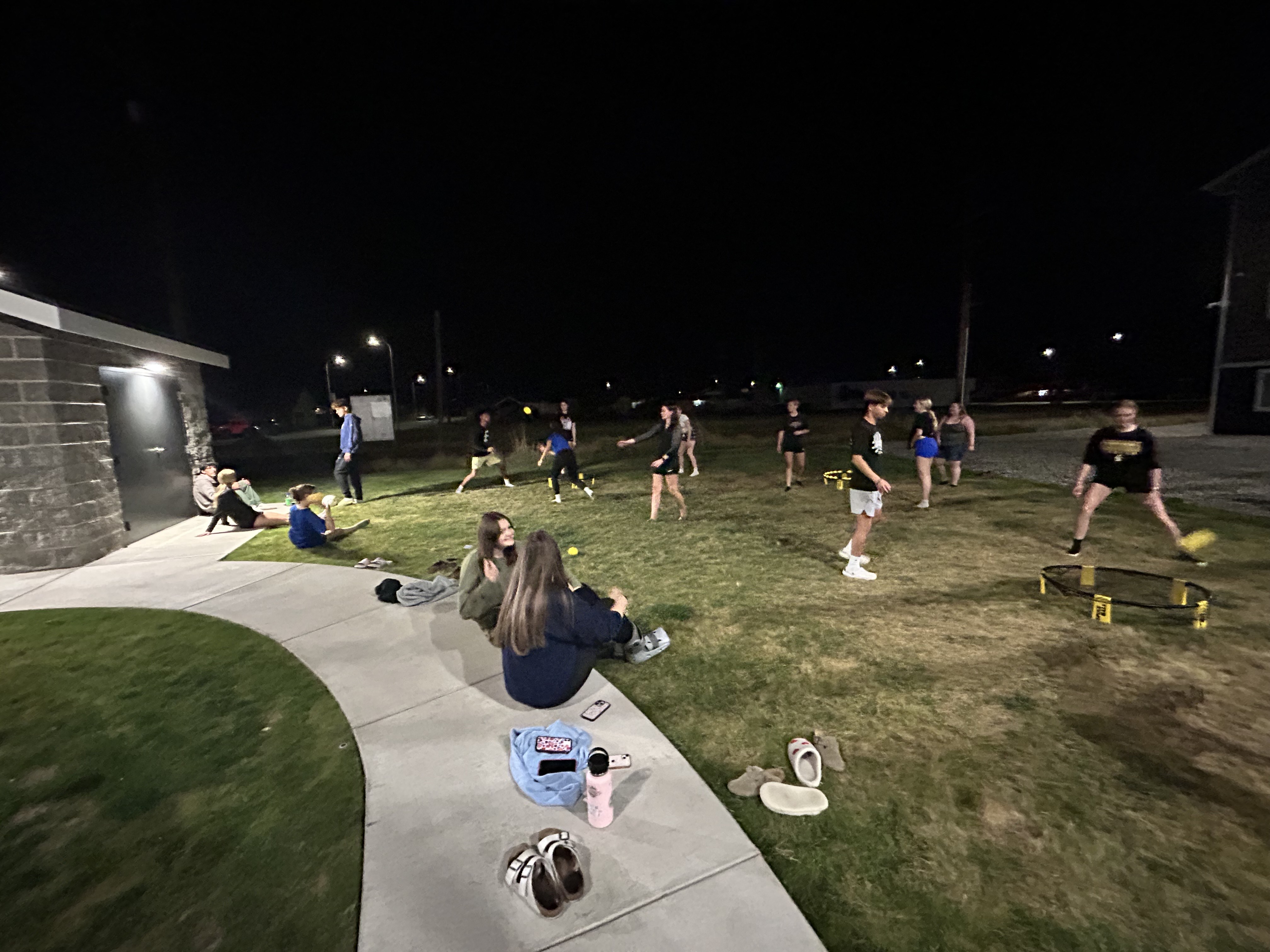 Wide shot of the tournament.